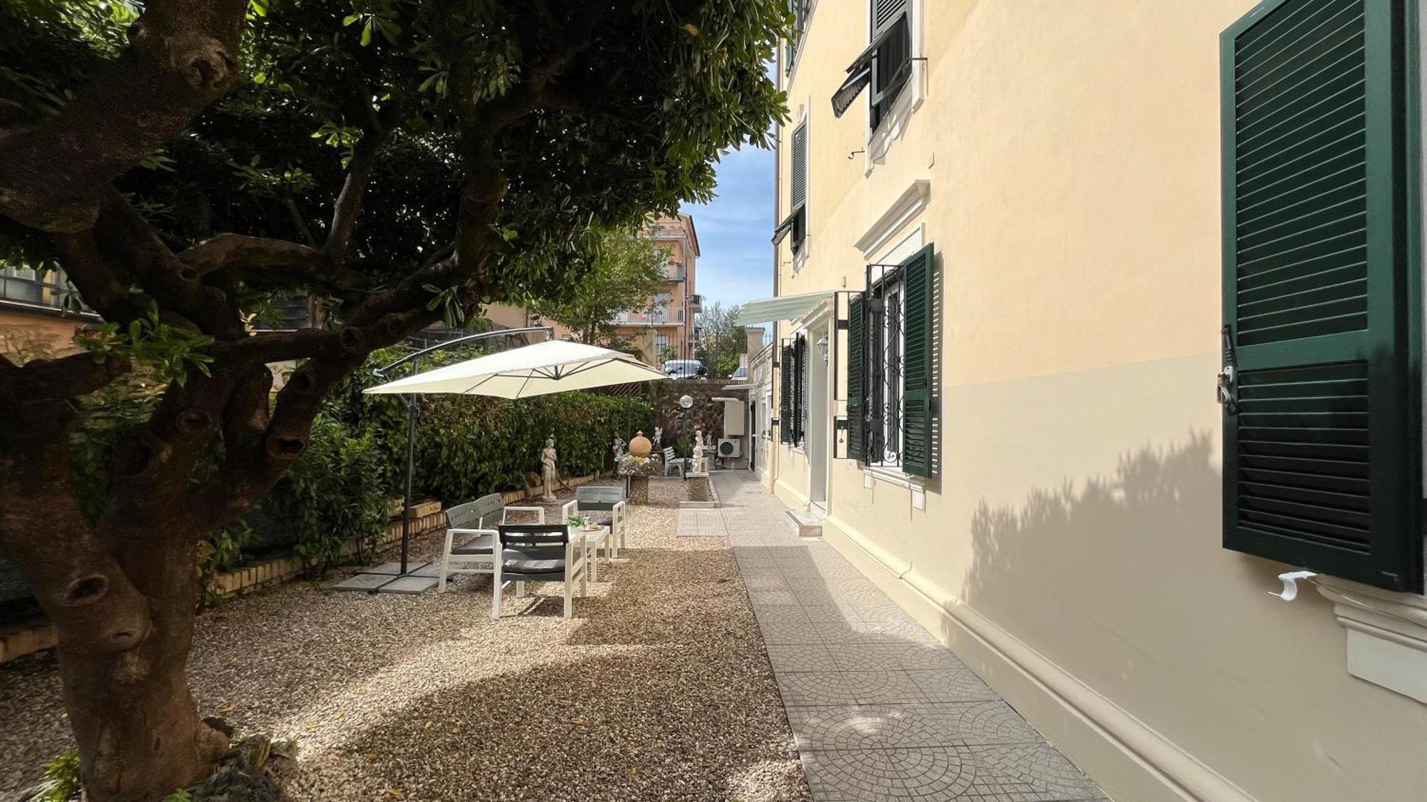 Holiday Garden House Roma Bagian luar foto